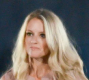 Nicole Curtis Biography