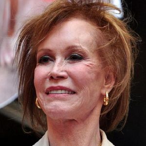 Mary Tyler Moore Biography
