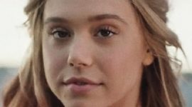 Alexis Ren